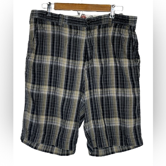 Tommy Bahama Striped Linen & Silk Blend Shorts - Picture 1 of 4